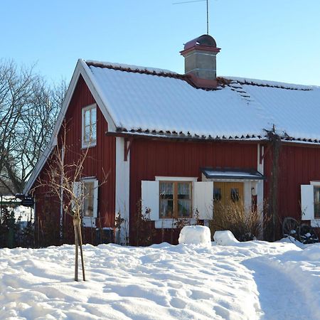 Rustik Stuga Med Lantlig Kaensla Naera Oerebro City 外观 照片