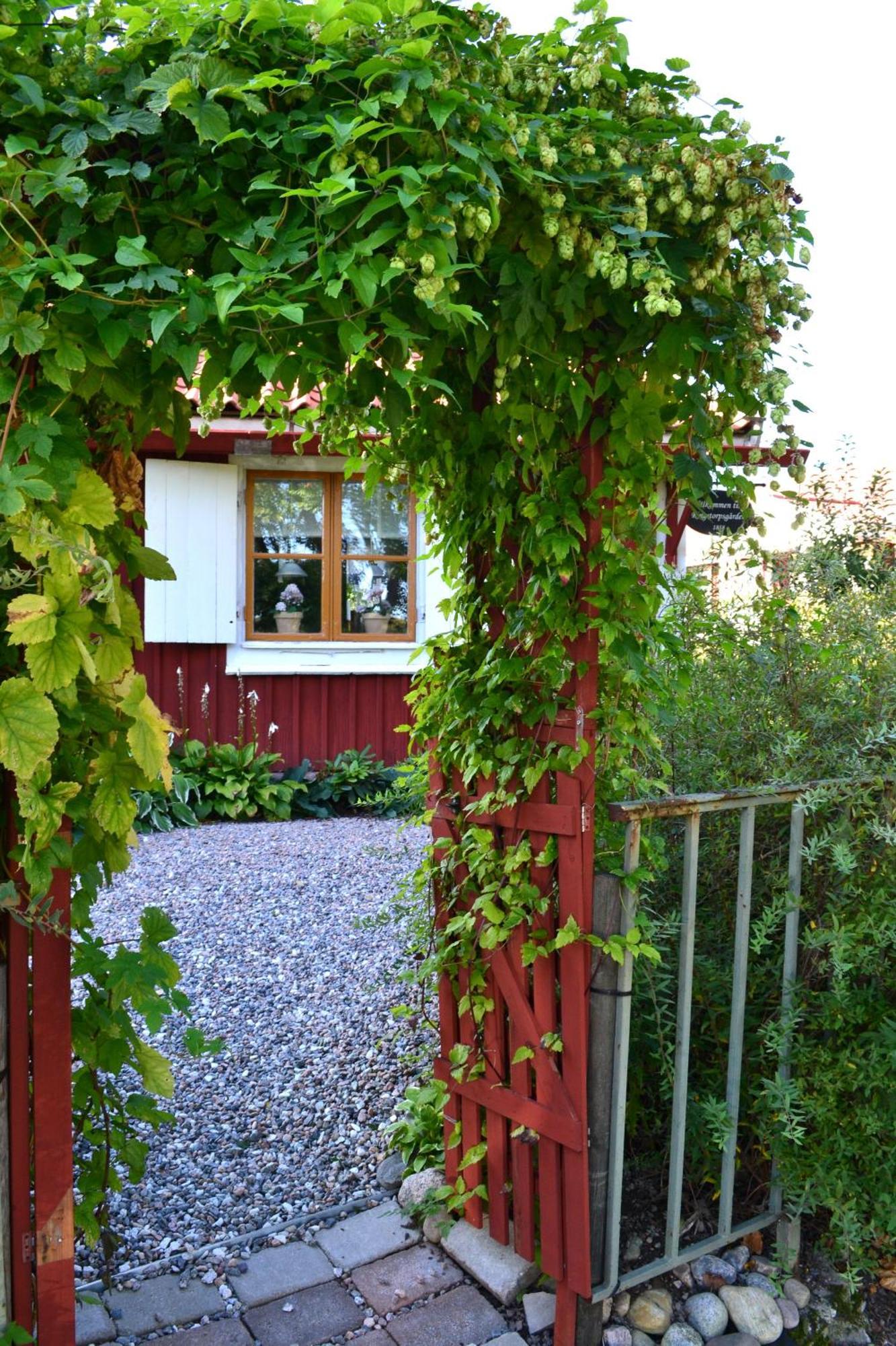 Rustik Stuga Med Lantlig Kaensla Naera Oerebro City 外观 照片