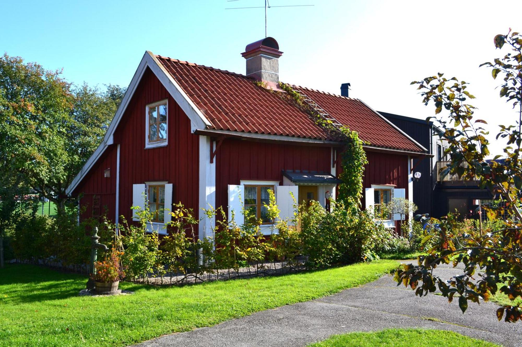 Rustik Stuga Med Lantlig Kaensla Naera Oerebro City 外观 照片