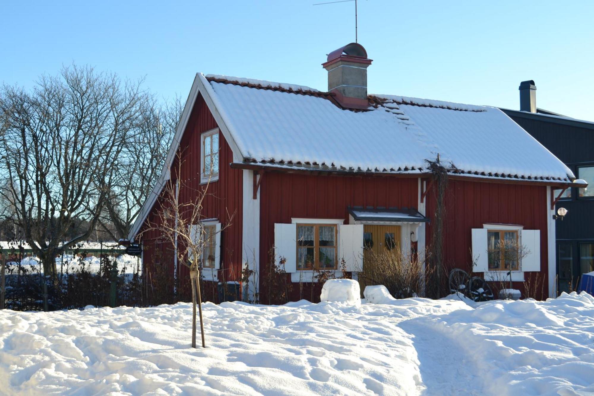 Rustik Stuga Med Lantlig Kaensla Naera Oerebro City 外观 照片